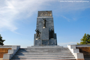 8aaeb0ea2e7f858aef7810a96aa0fbeed015571b_monument_to_the_heroes_of_1821_kalavrita.jpg